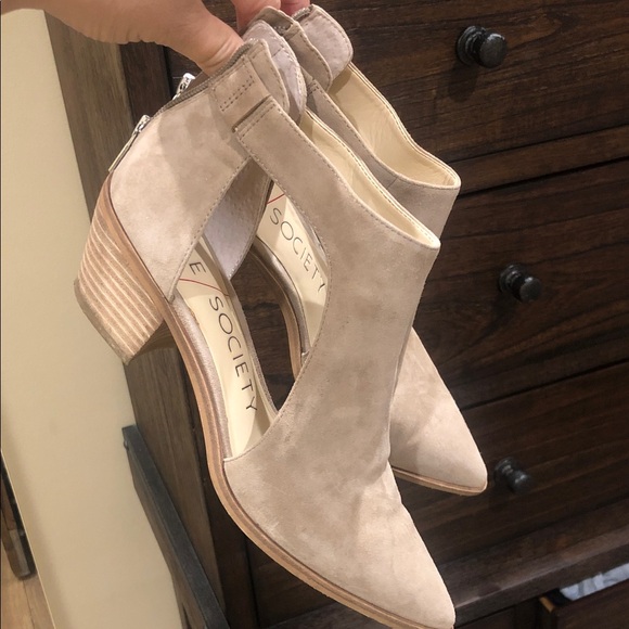 Sole Society Shoes - Sole Society Women's Beige Ankle Booties